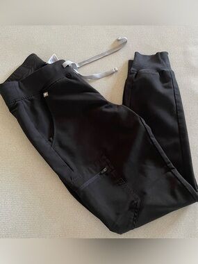 Figs Technical Collection jogger style pants 
Size Xs regular
